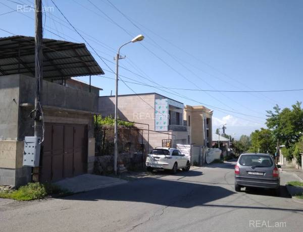 3-senyakanoc-bnakaran-vacharq-Yerevan-Qanaqer-Zeytun-A.+Tigranyan+alley