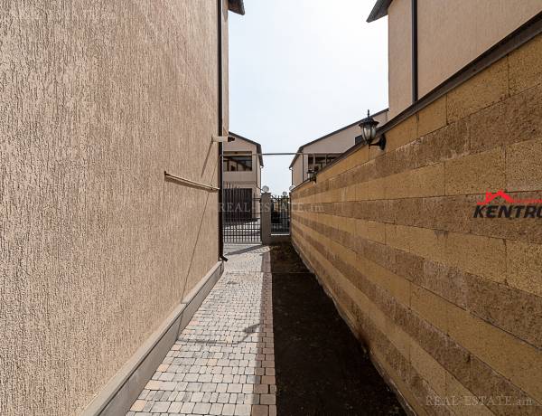 arandznatun-vacharq-Yerevan-Achapnyak