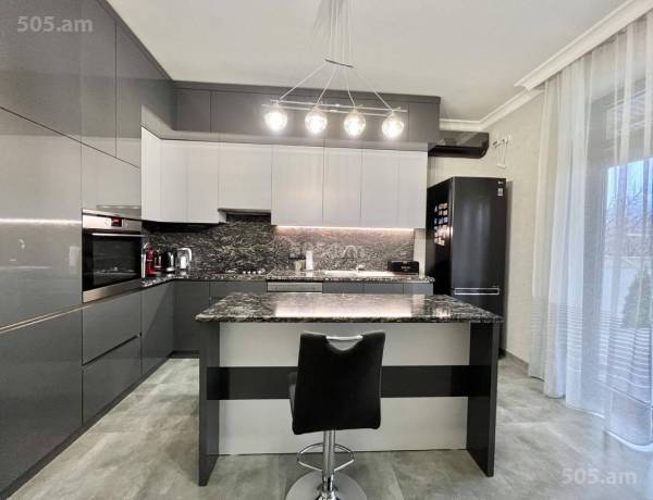 arandznatun-vacharq-Yerevan-Avan
