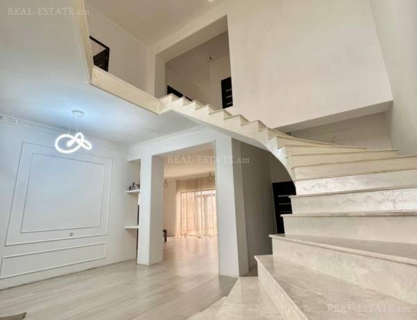 arandznatun-vacharq-Yerevan-Avan