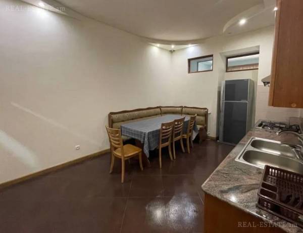 3-senyakanoc-bnakaran-vacharq-Yerevan-Center