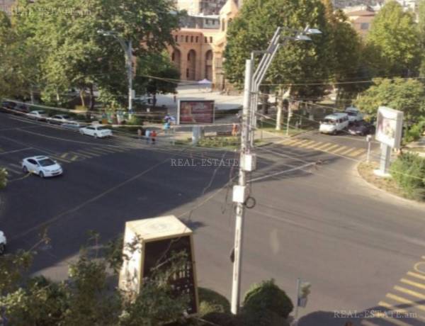 komercion-vardzakalutyun-Yerevan-Center