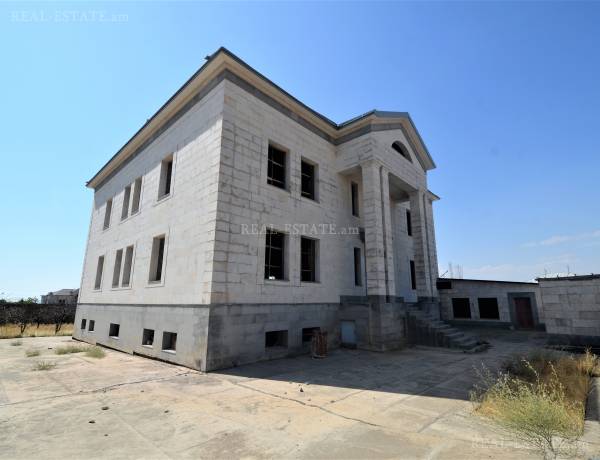 arandznatun-vacharq-Yerevan-Nor-Norq