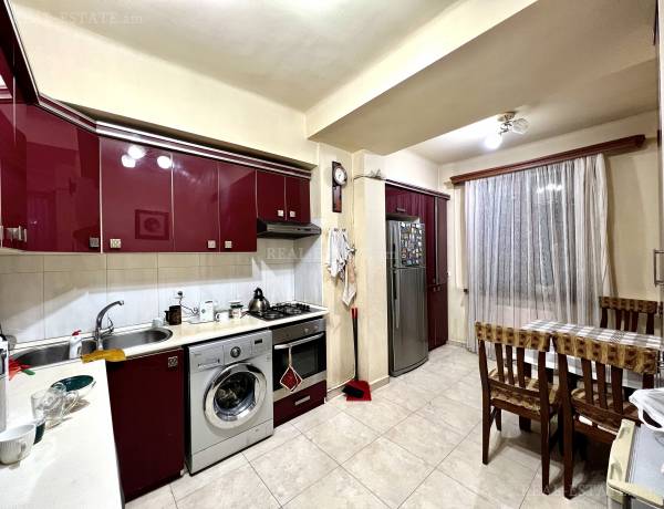 3-senyakanoc-bnakaran-vacharq-Yerevan-Center