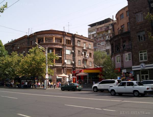 3-senyakanoc-bnakaran-vacharq-Yerevan-Center
