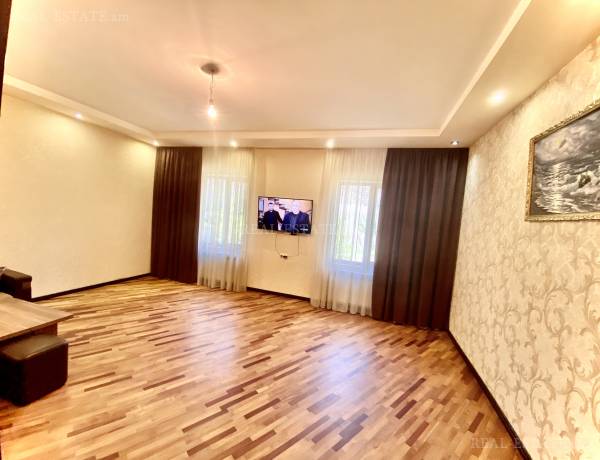 arandznatun-vacharq-Yerevan-Avan
