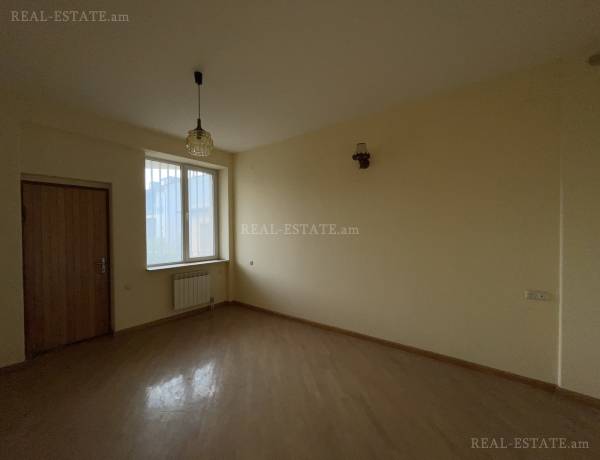 arandznatun-vacharq-Yerevan-Center