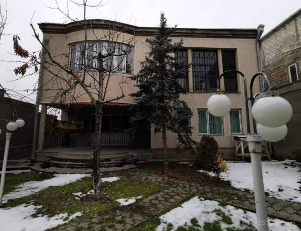 arandznatun-vardzakalutyun-Yerevan-Center