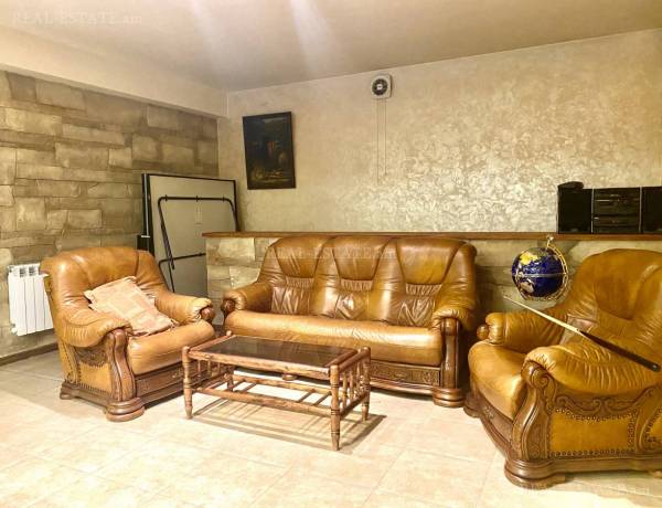 arandznatun-vardzakalutyun-Yerevan-Arabkir